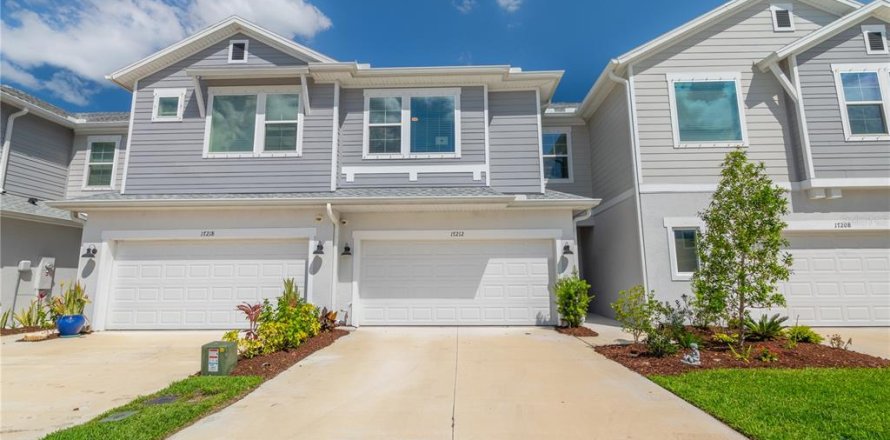 Townhouse in Land O' Lakes, Florida 3 bedrooms, 175.31 sq.m. № 1618319