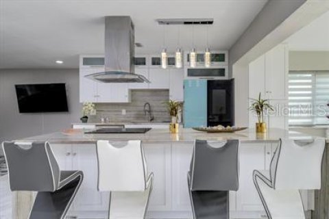 House in Saint Petersburg, Florida 3 bedrooms, 142.42 sq.m. № 1831873 - photo 11