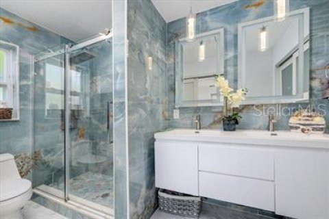 House in Saint Petersburg, Florida 3 bedrooms, 142.42 sq.m. № 1831873 - photo 17