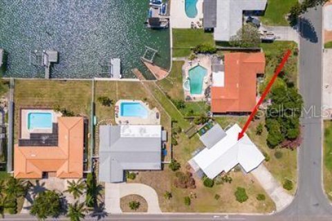 House in Saint Petersburg, Florida 3 bedrooms, 142.42 sq.m. № 1831873 - photo 25