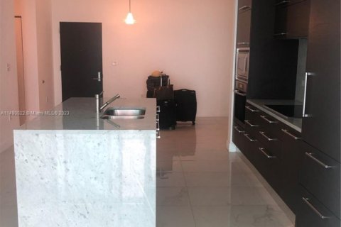 Condo in Miami, Florida, 1 bedroom  № 1741342 - photo 11