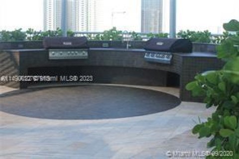 Condo in Miami, Florida, 1 bedroom  № 1741342 - photo 23