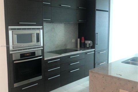 Condo in Miami, Florida, 1 bedroom  № 1741342 - photo 13