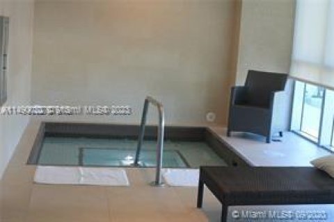 Condo in Miami, Florida, 1 bedroom  № 1741342 - photo 19