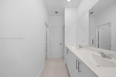 Купить таунхаус в Хомстед, Флорида 4 спальни, 166.3м2, № 2009092 - фото 23