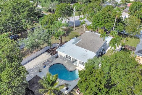 Villa ou maison à vendre à North Miami, Floride: 3 chambres, 189.15 m2 № 1735839 - photo 1