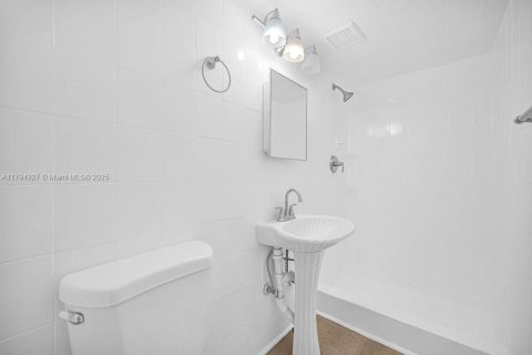 Villa ou maison à vendre à North Miami, Floride: 3 chambres, 189.15 m2 № 1735839 - photo 23