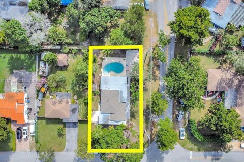Villa ou maison à vendre à North Miami, Floride: 3 chambres, 189.15 m2 № 1735839 - photo 2