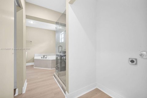 Villa ou maison à vendre à North Miami, Floride: 3 chambres, 189.15 m2 № 1735839 - photo 30