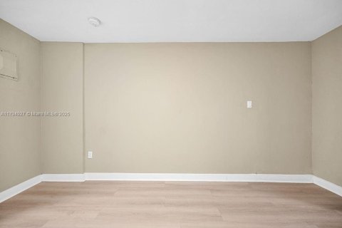 Villa ou maison à vendre à North Miami, Floride: 3 chambres, 189.15 m2 № 1735839 - photo 18