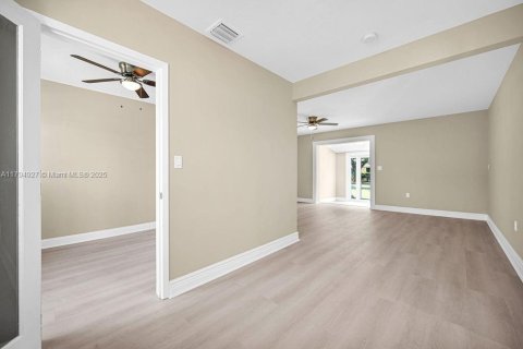 Villa ou maison à vendre à North Miami, Floride: 3 chambres, 189.15 m2 № 1735839 - photo 10