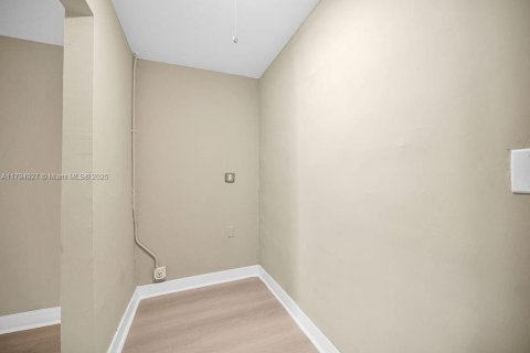 Villa ou maison à vendre à North Miami, Floride: 3 chambres, 189.15 m2 № 1735839 - photo 19