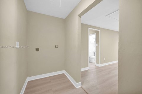 Villa ou maison à vendre à North Miami, Floride: 3 chambres, 189.15 m2 № 1735839 - photo 20