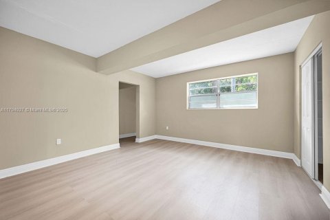 Villa ou maison à vendre à North Miami, Floride: 3 chambres, 189.15 m2 № 1735839 - photo 26