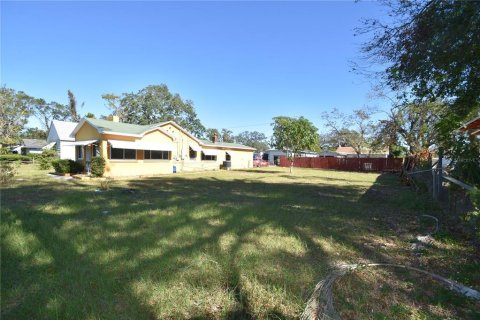 House in Saint Petersburg, Florida 2 bedrooms, 101.82 sq.m. № 1717666 - photo 7