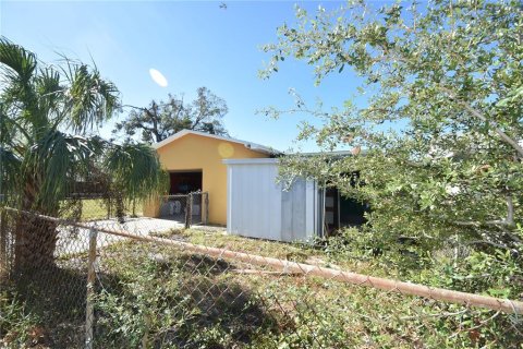 House in Saint Petersburg, Florida 2 bedrooms, 101.82 sq.m. № 1717666 - photo 15