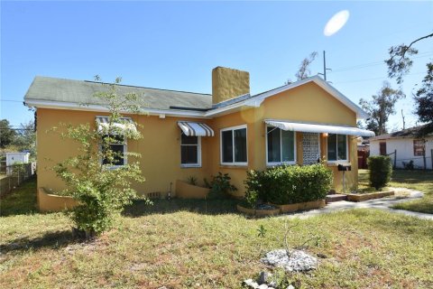 House in Saint Petersburg, Florida 2 bedrooms, 101.82 sq.m. № 1717666 - photo 2