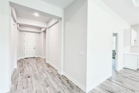 Casa en venta en Eustis, Florida, 4 dormitorios, 204.11 m2 № 2220359 - foto 3