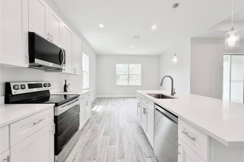 Casa en venta en Eustis, Florida, 4 dormitorios, 204.11 m2 № 2220359 - foto 13