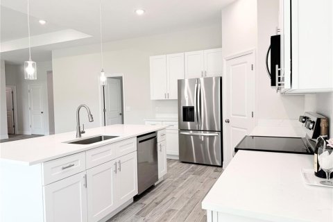 Casa en venta en Eustis, Florida, 4 dormitorios, 204.11 m2 № 2220359 - foto 7