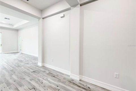 Casa en venta en Eustis, Florida, 4 dormitorios, 204.11 m2 № 2220359 - foto 4