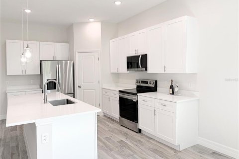 Casa en venta en Eustis, Florida, 4 dormitorios, 204.11 m2 № 2220359 - foto 8