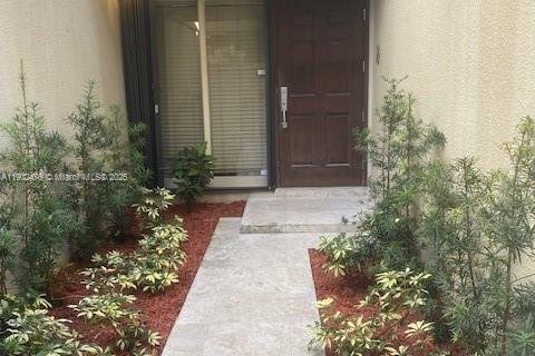 Townhouse in Miami, Florida 3 bedrooms, 187.57 sq.m. № 1953012 - photo 2