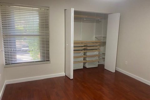 Townhouse in Miami, Florida 3 bedrooms, 187.57 sq.m. № 1953012 - photo 14