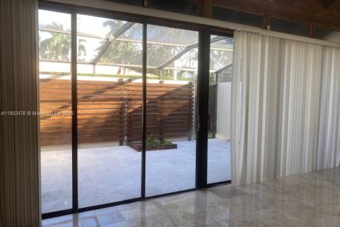 Townhouse in Miami, Florida 3 bedrooms, 187.57 sq.m. № 1953012 - photo 3