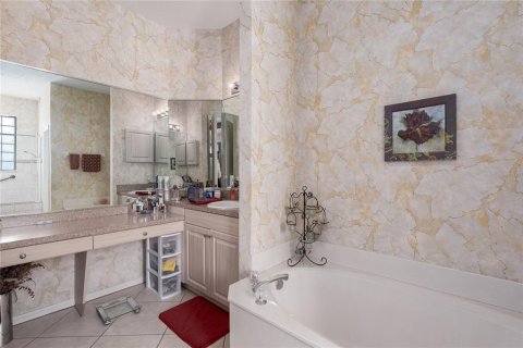 House in Ellenton, Florida 4 bedrooms, 331.48 sq.m. № 1597293 - photo 23
