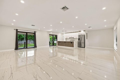 Casa en venta en Fort Lauderdale, Florida, 2 dormitorios, 123.19 m2 № 2395020 - foto 9