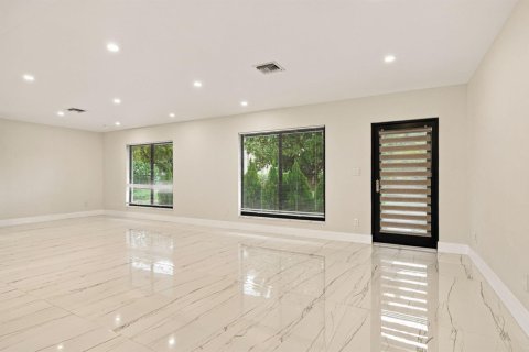 Casa en venta en Fort Lauderdale, Florida, 2 dormitorios, 123.19 m2 № 2395020 - foto 4