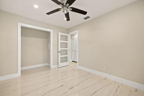 Casa en venta en Fort Lauderdale, Florida, 2 dormitorios, 123.19 m2 № 2395020 - foto 18