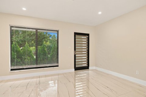 Casa en venta en Fort Lauderdale, Florida, 2 dormitorios, 123.19 m2 № 2395020 - foto 5