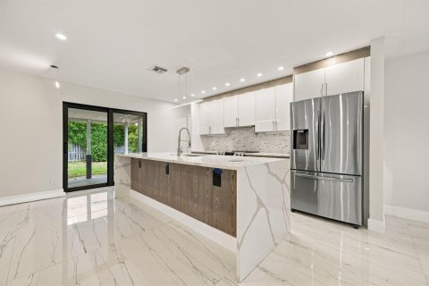 Casa en venta en Fort Lauderdale, Florida, 2 dormitorios, 123.19 m2 № 2395020 - foto 14
