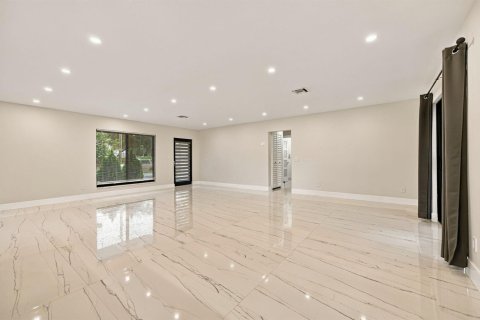 Casa en venta en Fort Lauderdale, Florida, 2 dormitorios, 123.19 m2 № 2395020 - foto 10