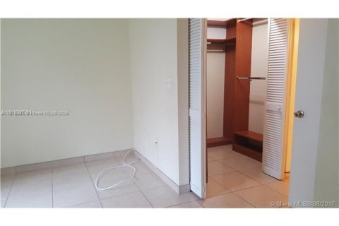 Снять в аренду виллу или дом в Дорал, Флорида 2 спальни, 93.83м2, № 1973351 - фото 15