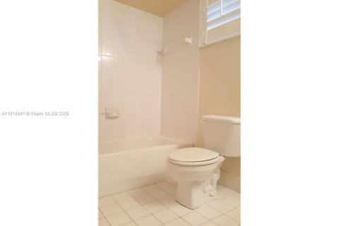 Снять в аренду виллу или дом в Дорал, Флорида 2 спальни, 93.83м2, № 1973351 - фото 9