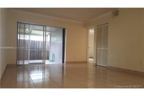 Снять в аренду виллу или дом в Дорал, Флорида 2 спальни, 93.83м2, № 1973351 - фото 12