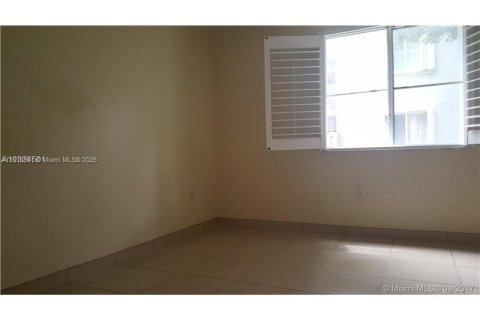 Снять в аренду виллу или дом в Дорал, Флорида 2 спальни, 93.83м2, № 1973351 - фото 14