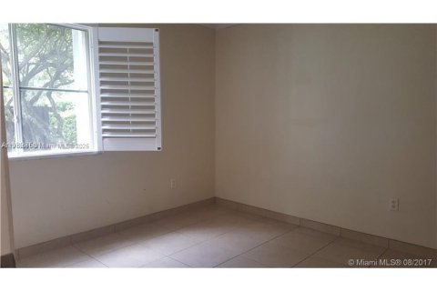 Снять в аренду виллу или дом в Дорал, Флорида 2 спальни, 93.83м2, № 1973351 - фото 7