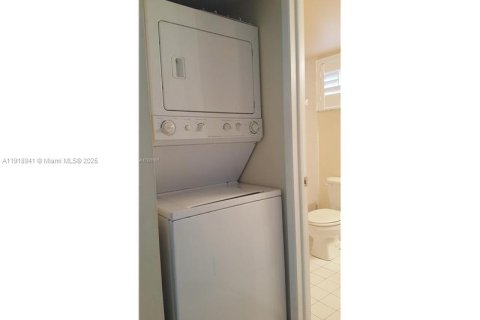 Снять в аренду виллу или дом в Дорал, Флорида 2 спальни, 93.83м2, № 1973351 - фото 8