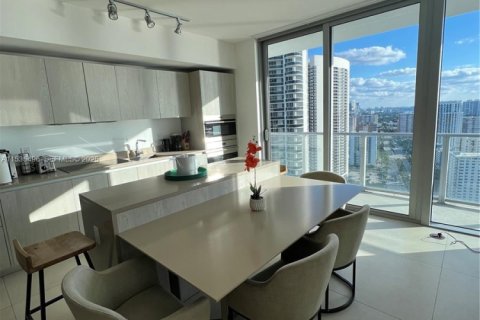 Copropriété à vendre à Hollywood, Floride: 2 chambres, 100.98 m2 № 1976602 - photo 25