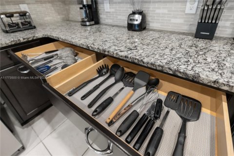 Купить таунхаус в Киссимми, Флорида 3 комнаты, 210.24м2, № 2077332 - фото 8