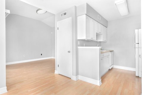 Condominio en venta en Orlando, Florida, 1 dormitorio, 54.91 m2 № 2195419 - foto 10