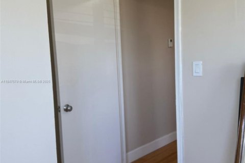 Купить кондоминиум в Майами-Бич, Флорида 1 спальня, 54.81м2, № 1852017 - фото 13