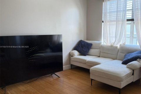 Купить кондоминиум в Майами-Бич, Флорида 1 спальня, 54.81м2, № 1852017 - фото 14