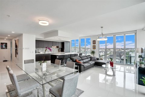 Condo in Doral, Florida, 3 bedrooms  № 1497237 - photo 5