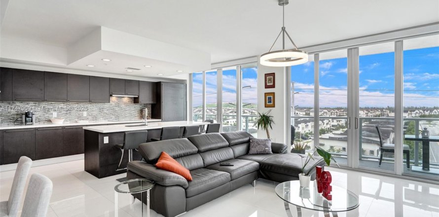 Condo in Doral, Florida, 3 bedrooms № 1497237