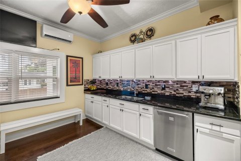 House in Ocala, Florida 2 bedrooms, 211.17 sq.m. № 1614142 - photo 18